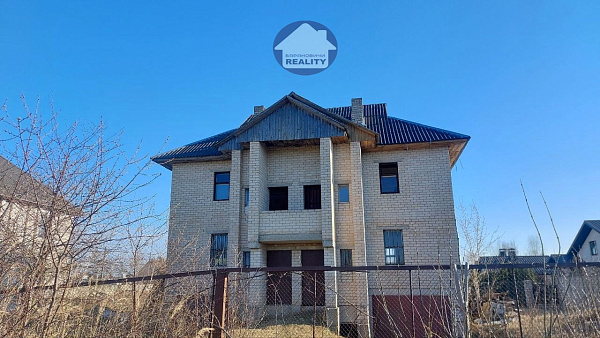 Дом с участком, 205 кв.м.